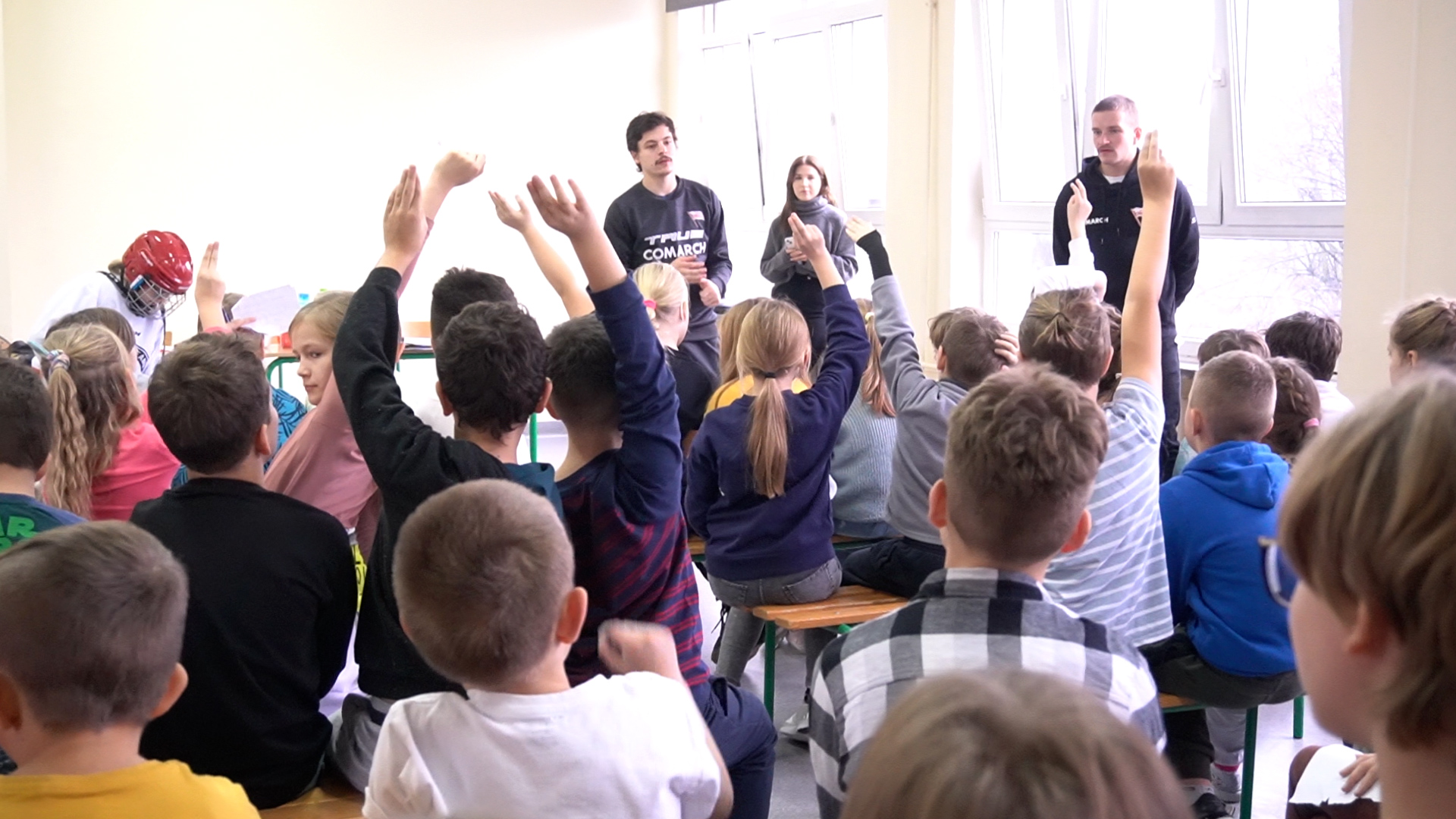 Wizyta hokeistów Comarch Cracovii w Szkole Podstawowej nr 15 w Krakowie [VIDEO]