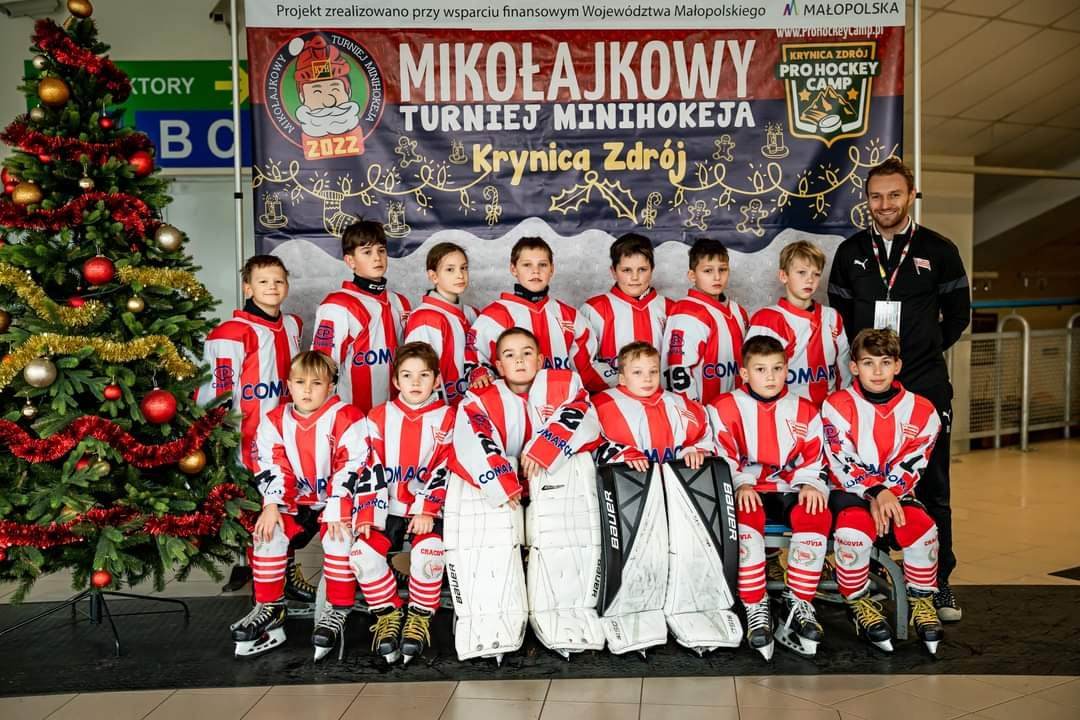 Minihokej: Trzecie miejsce na Turnieju Mikołajkowym w Krynicy! 