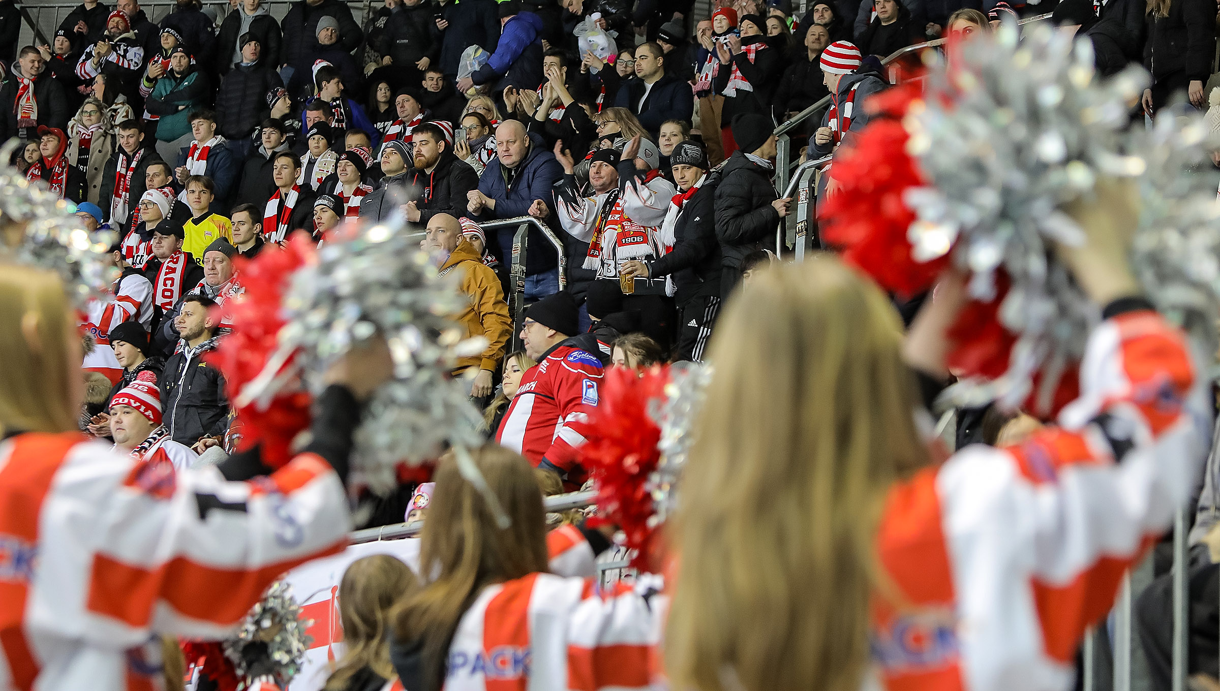10. edycja Teddy Bear Toss w obiektywie [GALERIA]